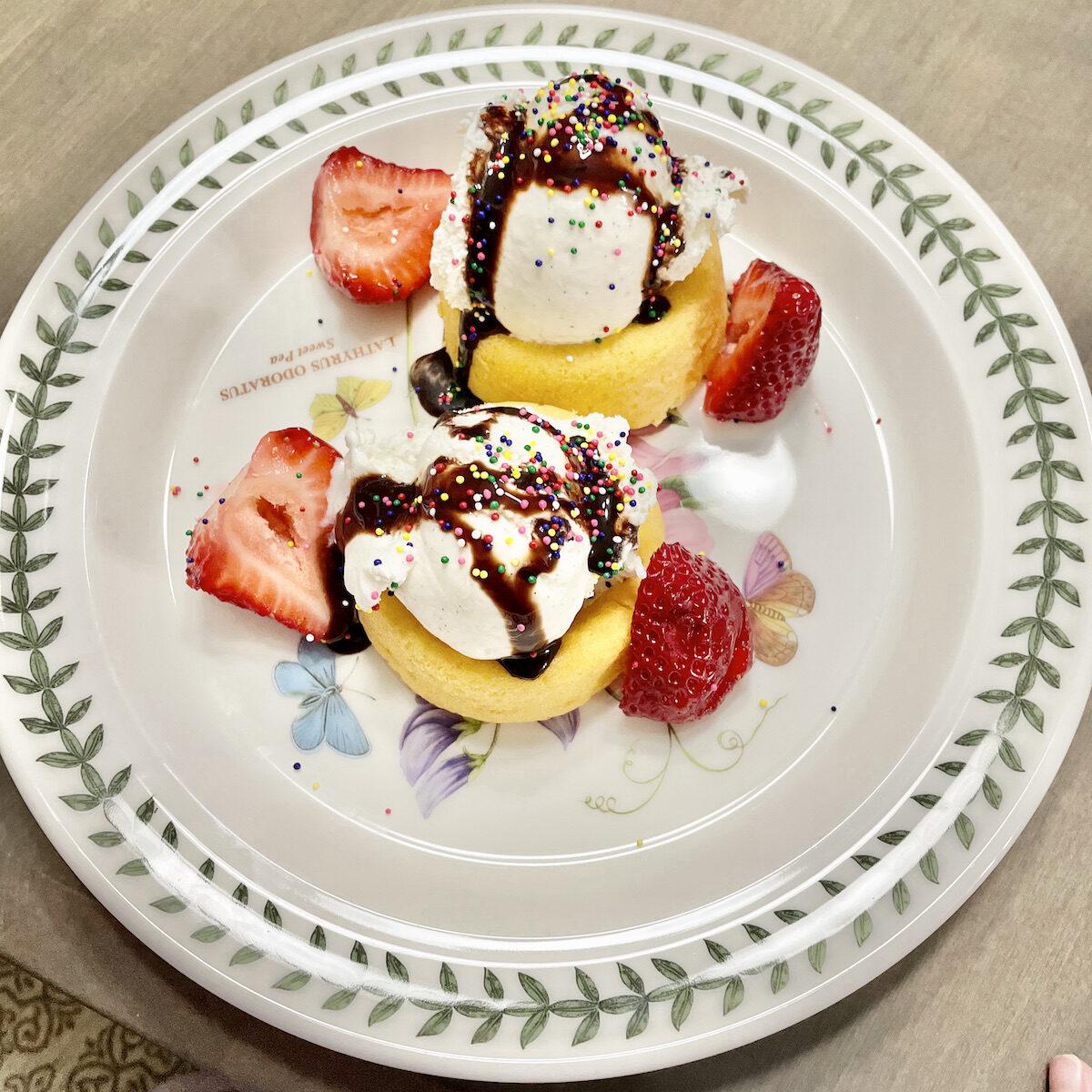 Super Easy Strawberry Shortcake Sundae