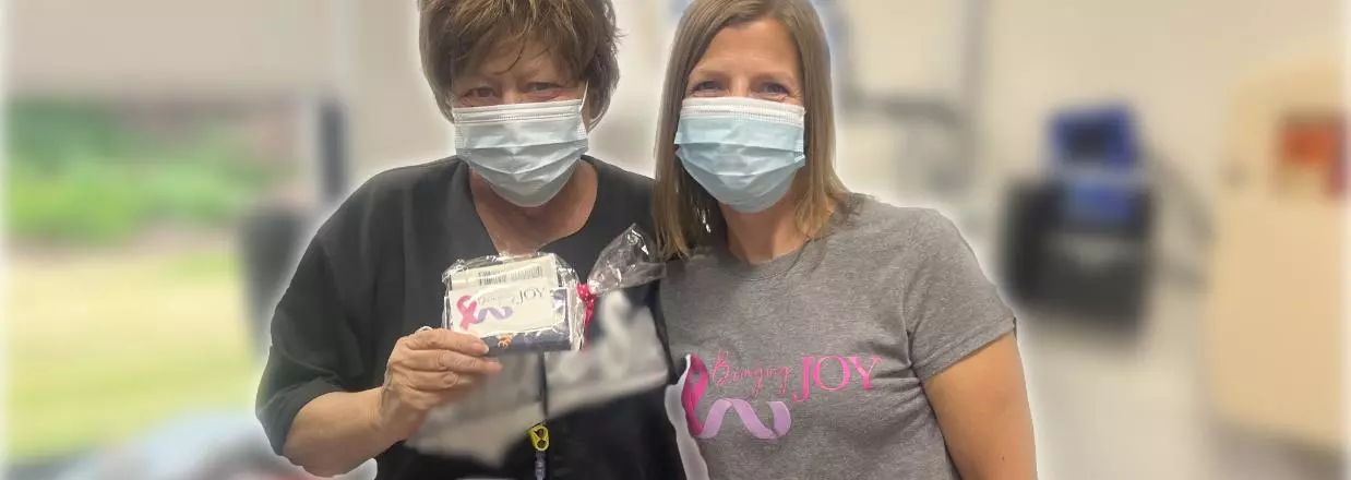 Naperville Mom’s Nonprofit Literally ‘Bringing Joy’ to Cancer Patients